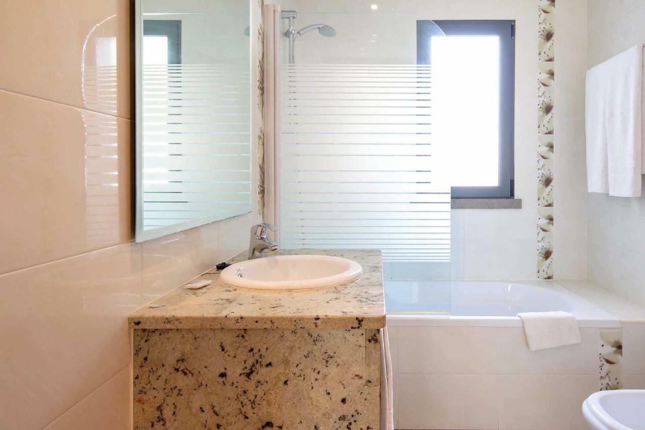 Villa Ruana - 5 Bedrooms On Suite- Free Out Door Hot Jacuzzi - By Bedzy Albufeira Buitenkant foto